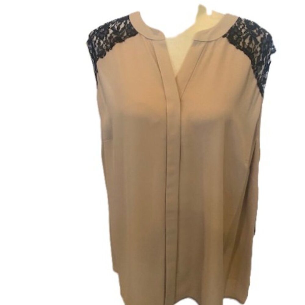 Vince Camuto Chiffon Camel/White w/Black Lace Split V Neck Sleeveless Blouse- 2X - Picture 3 of 4